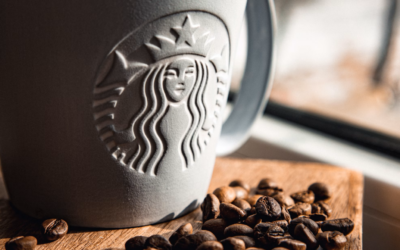 Étude de Cas : Howard Schultz et le Management de Transition Axé sur l&rsquo;Expérience Client chez Starbucks